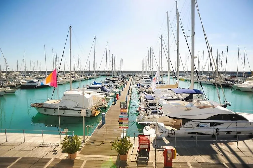 Appartamento A 50 Mt Dal Mare روزينيانو سولفاي شقة